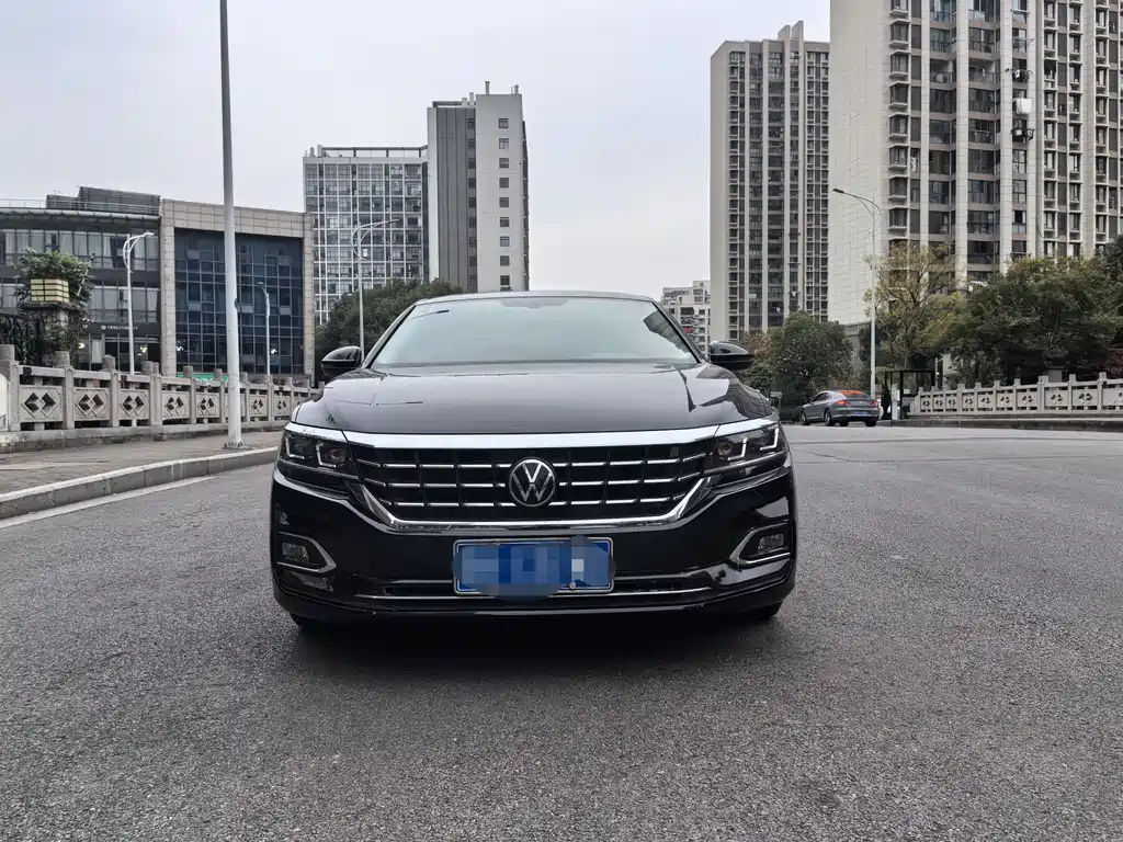VOLKSWAGEN PASSAT 2020
