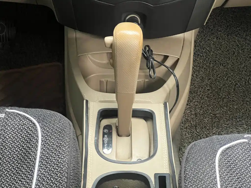 NISSAN LIVINA 2008