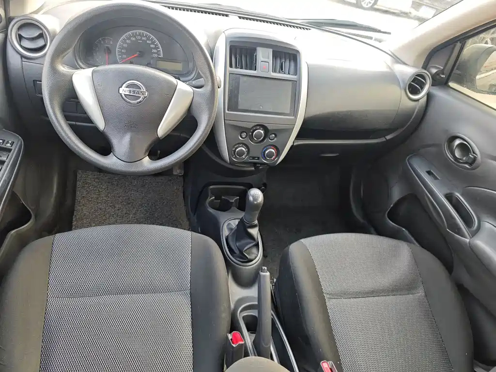 NISSAN SUNNY 2015