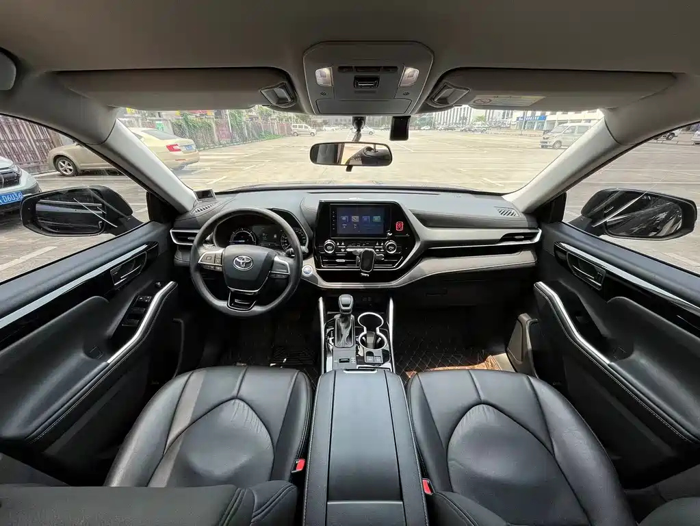TOYOTA HIGHLANDER 2023