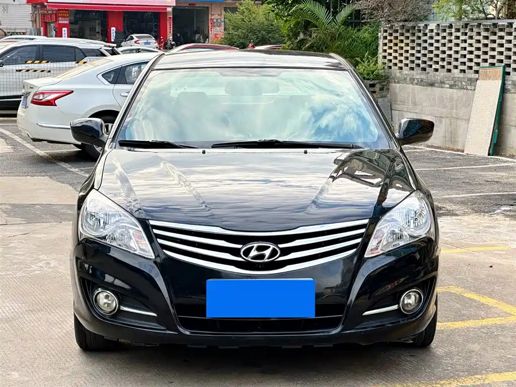 HYUNDAI CELESTA 2012