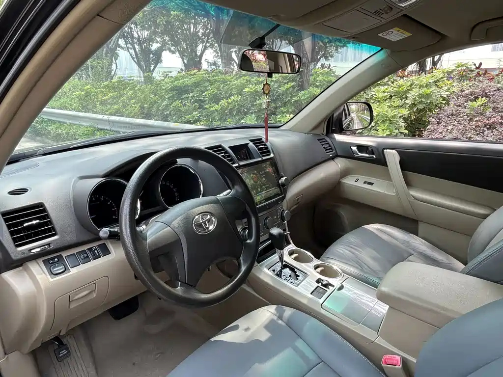 TOYOTA HIGHLANDER 2014
