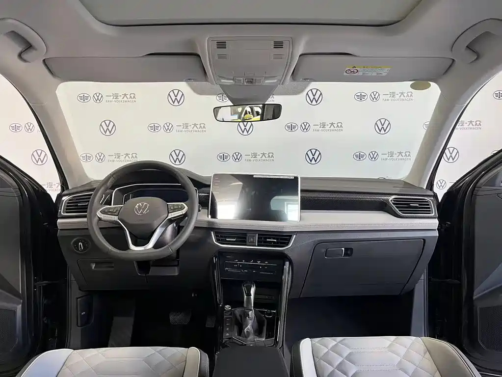 VOLKSWAGEN TAYRON 2024