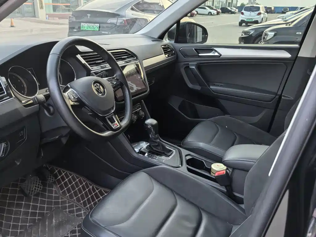 VOLKSWAGEN TIGUAN L 2021