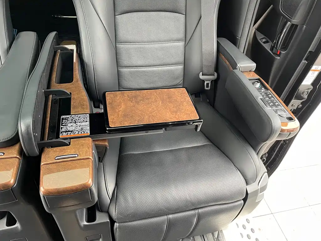 TOYOTA ALPHARD 2018