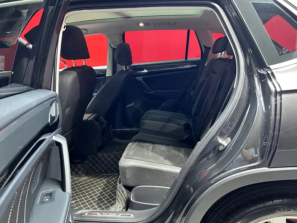 VOLKSWAGEN TAYRON 2021