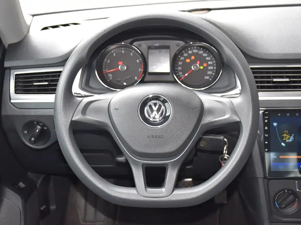 VOLKSWAGEN BORA 2019