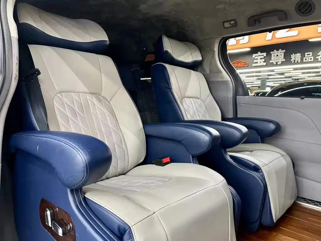 TOYOTA SIENNA 2017