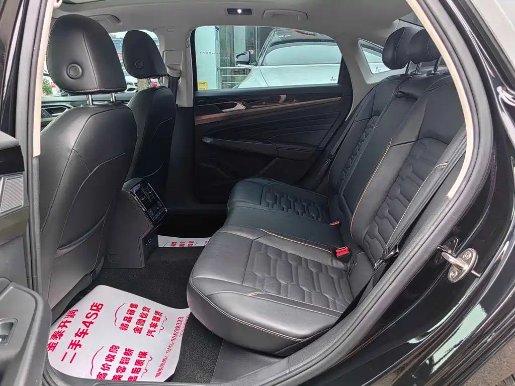 VOLKSWAGEN PASSAT 2020