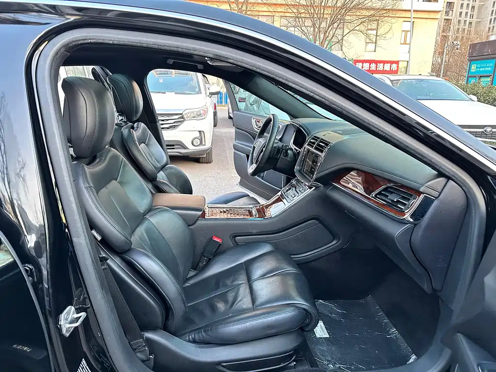 LINCOLN CONTINENTAL 2018