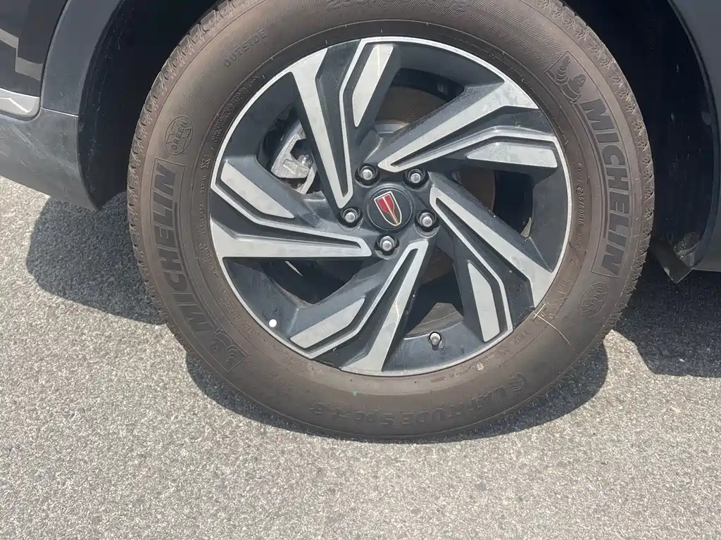 HONGQI HS5 2023