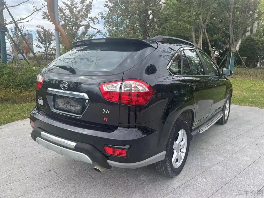 BYD S6 2015