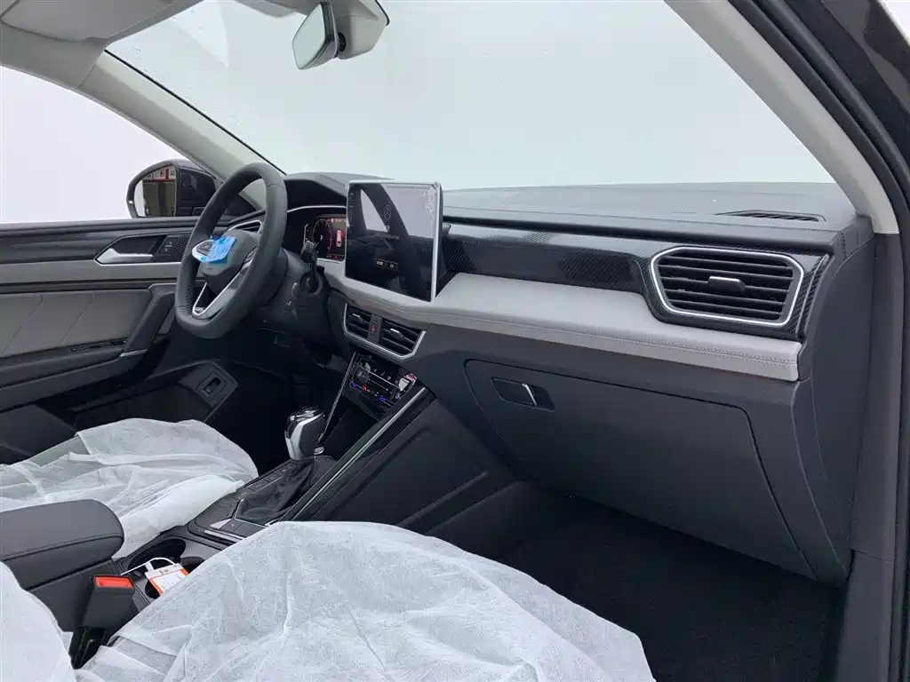 VOLKSWAGEN TAYRON 2024