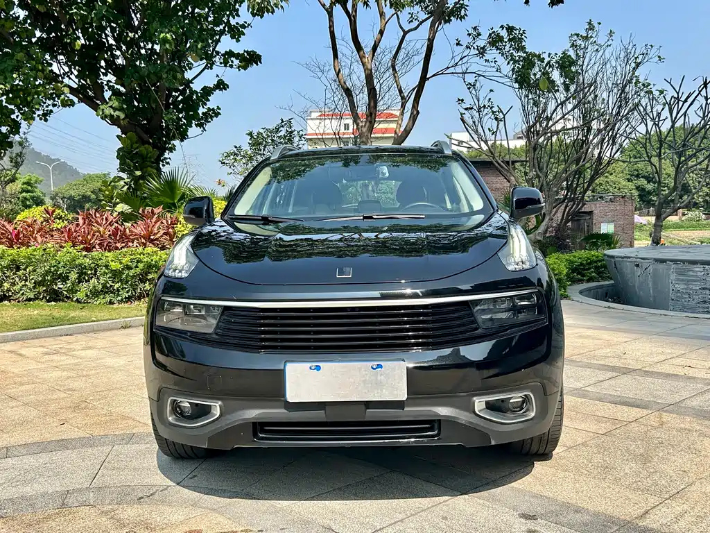 LYNK&CO 01 2018