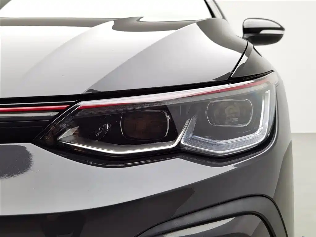 VOLKSWAGEN GOLF 2022
