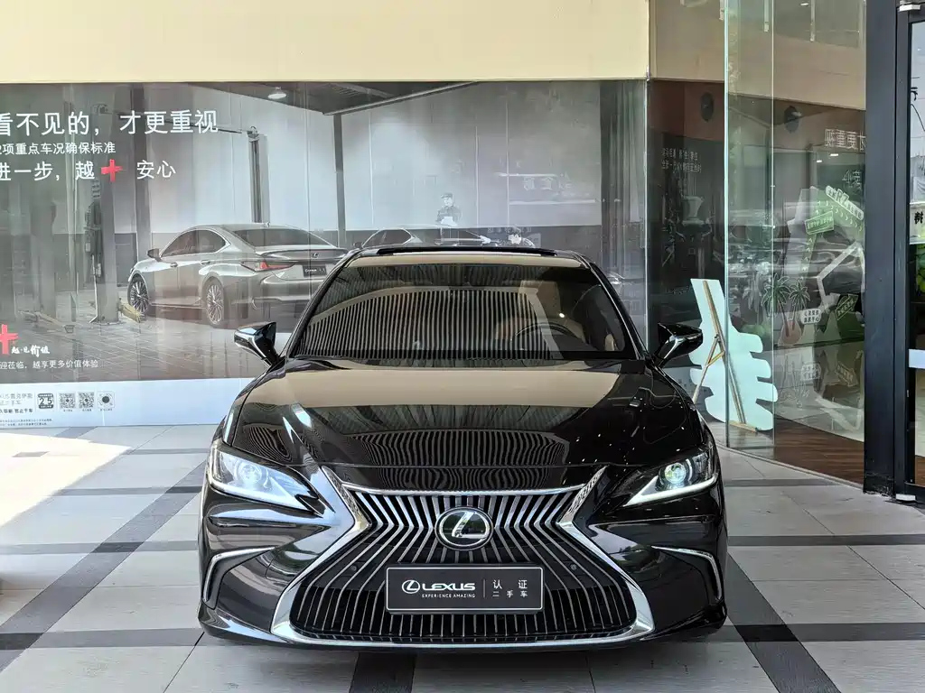 LEXUS ES 2020