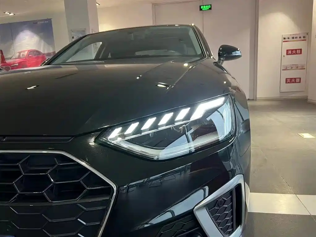 AUDI A4L 2021