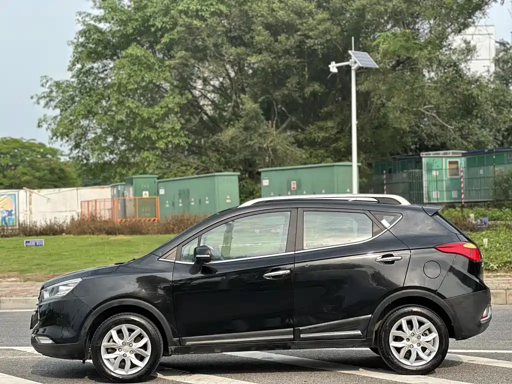 JAC REFINE S3 2015