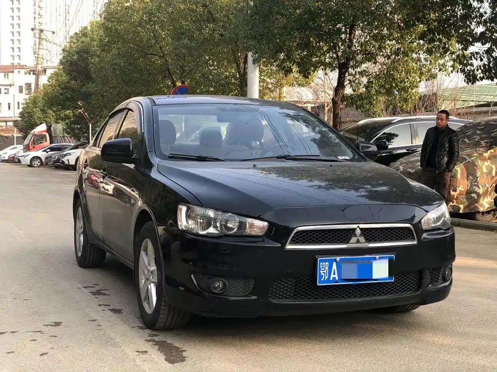 MITSUBISHI LANCER EX 2010