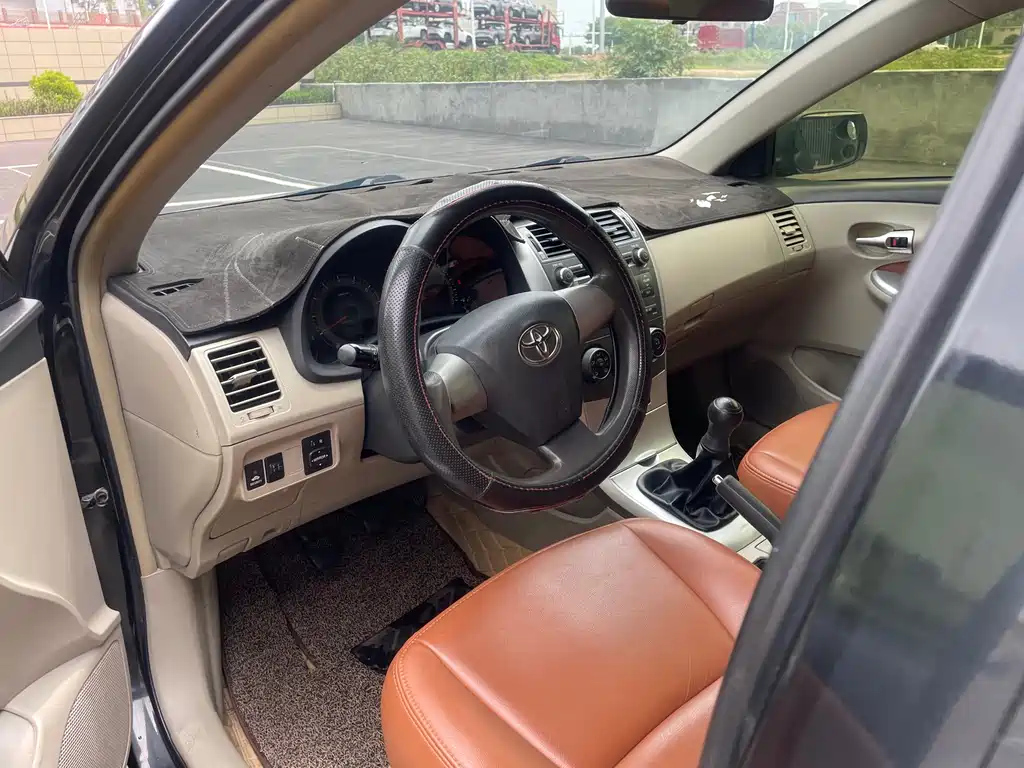 TOYOTA COROLLA 2012