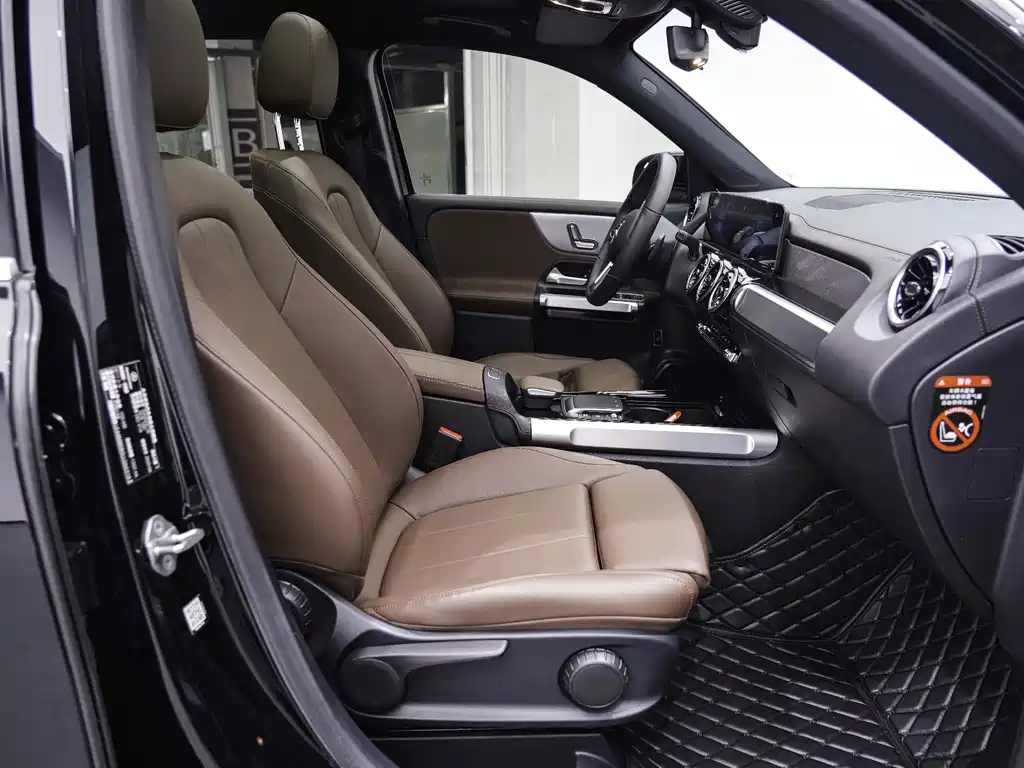 MERCEDES BENZ GLB 2020