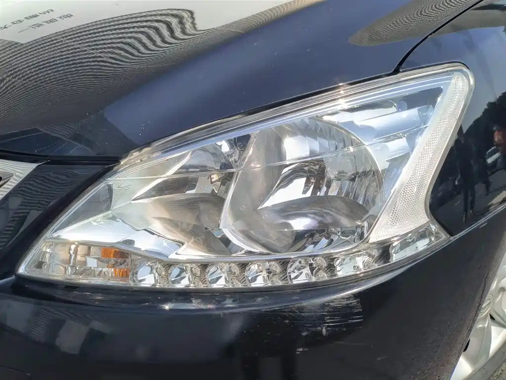 NISSAN SYLPHY 2015
