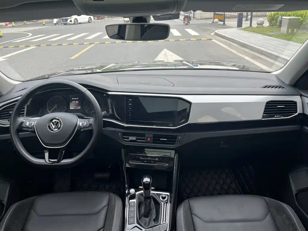 VOLKSWAGEN TAYRON 2021