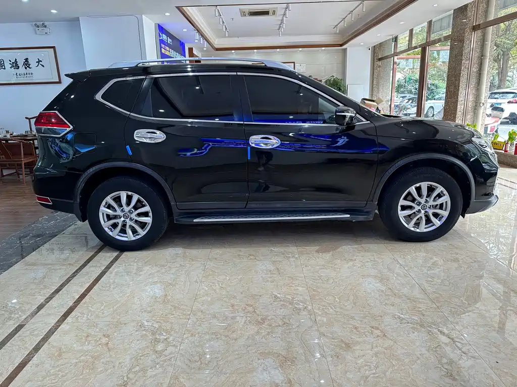 NISSAN X-TRAIL 2019