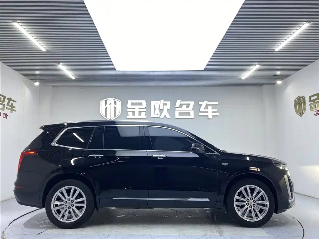 CADILLAC XT6 2021