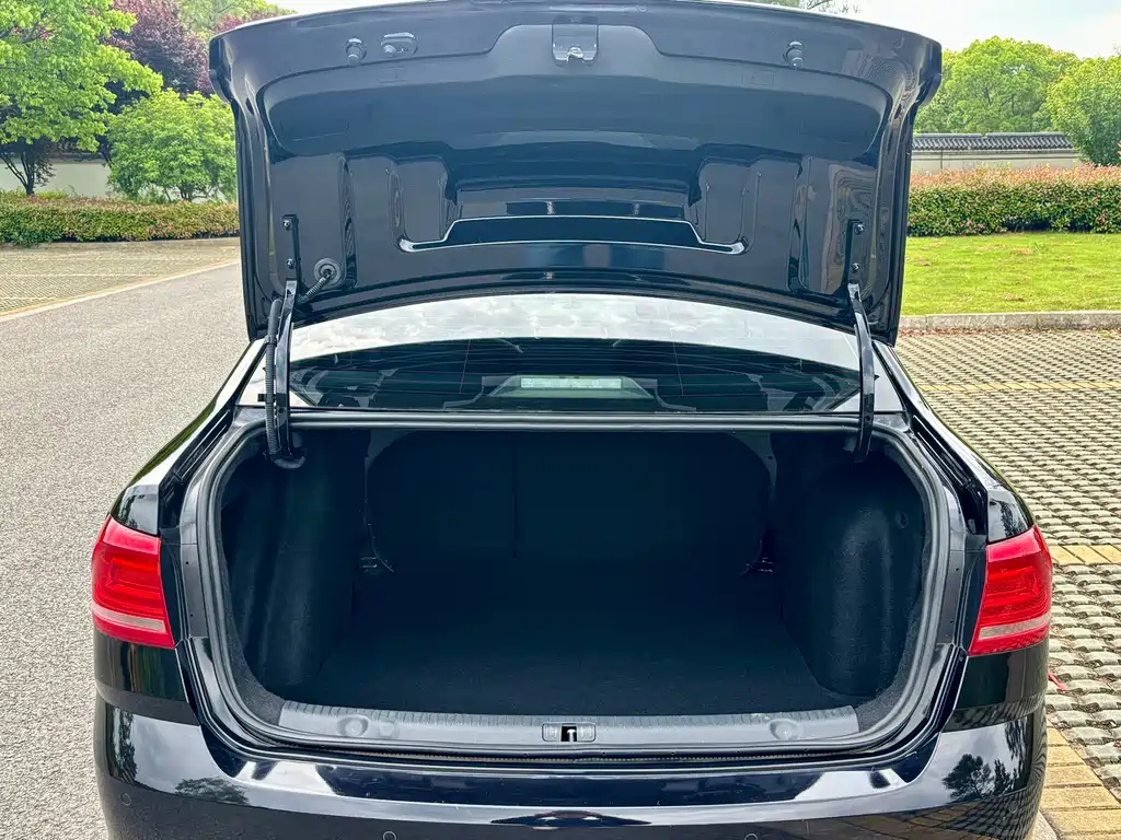 VOLKSWAGEN LAVIDA 2018