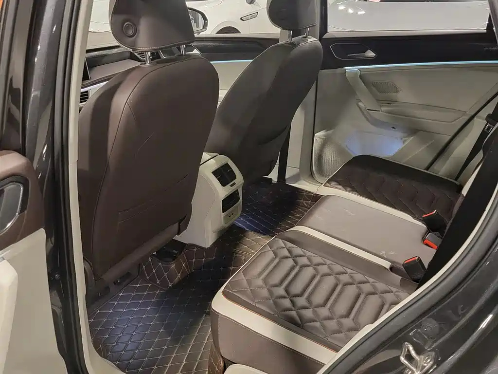 VOLKSWAGEN TAYRON 2022