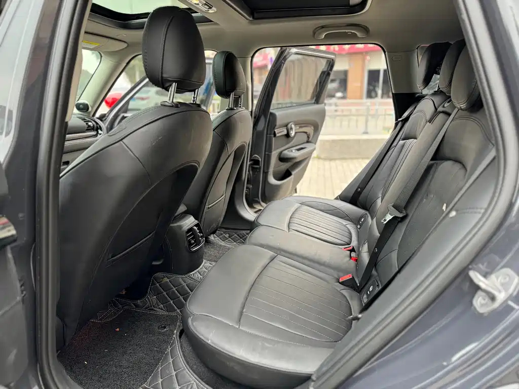 MINI CLUBMAN 2021
