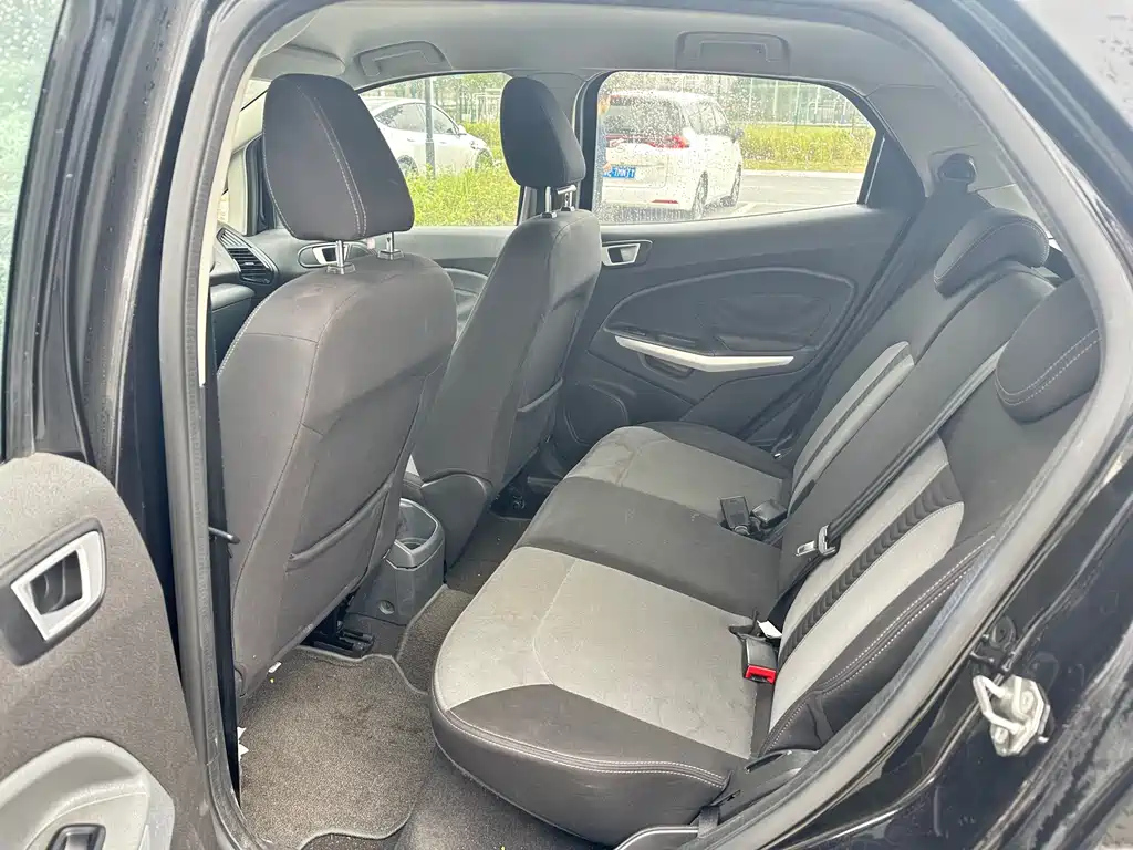 FORD ECOSPORT 2015