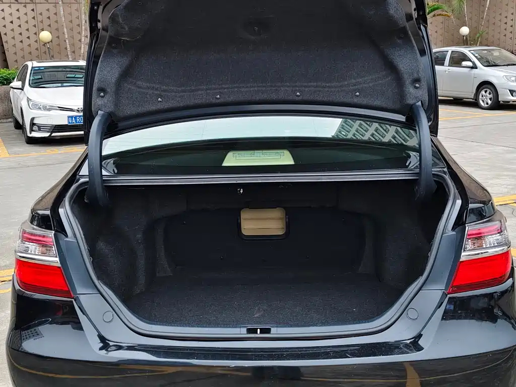 TOYOTA CAMRY 2016