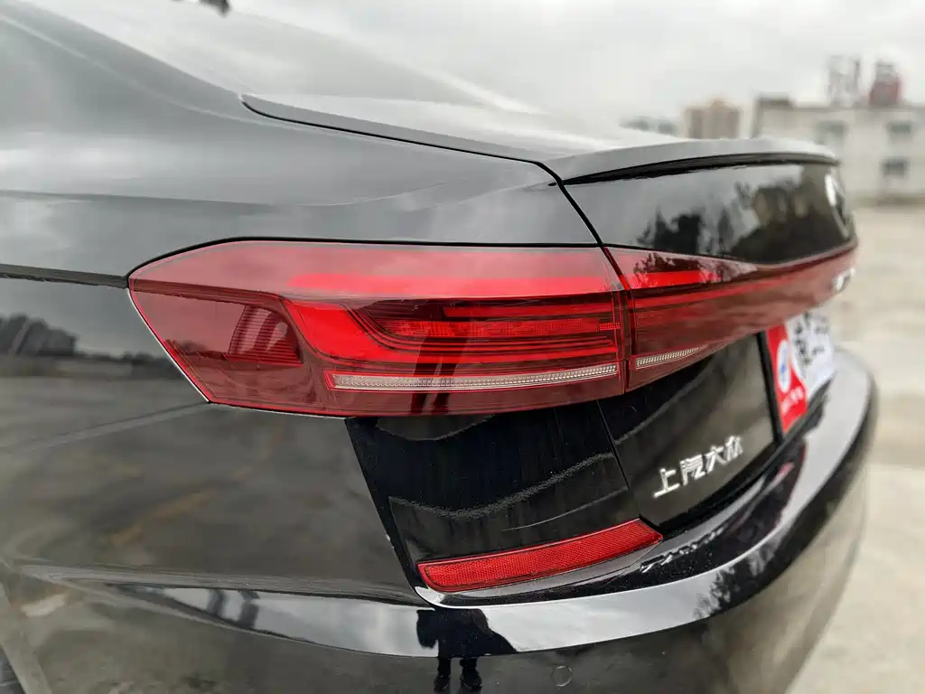 VOLKSWAGEN PASSAT 2022