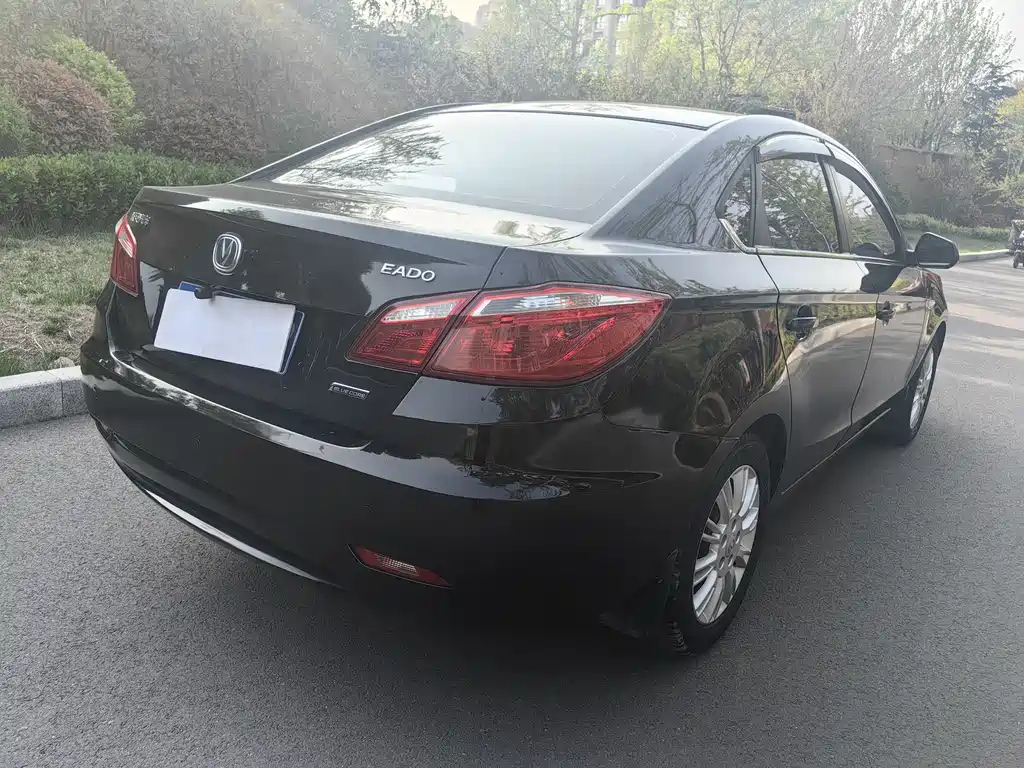 CHANGAN EADO 2013