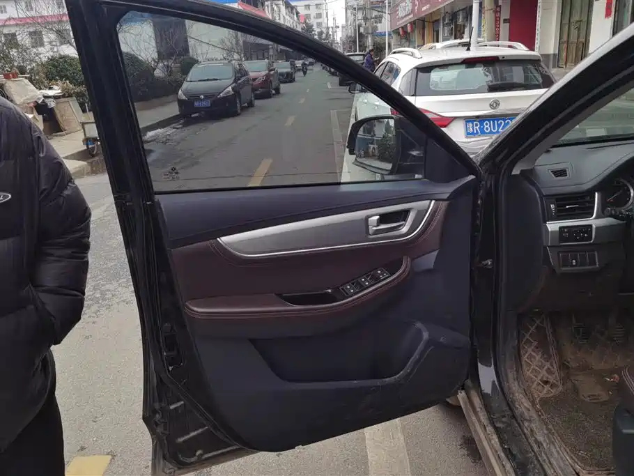 DONGFENG JOYEAR X5 2017