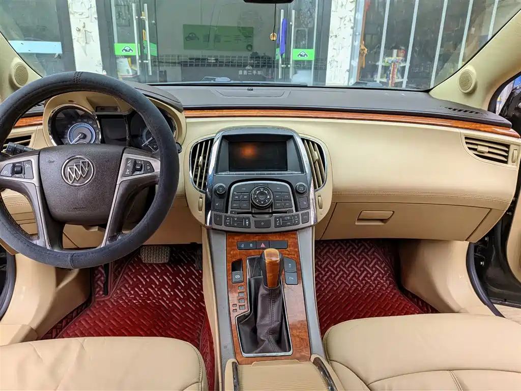 BUICK LACROSSE 2012