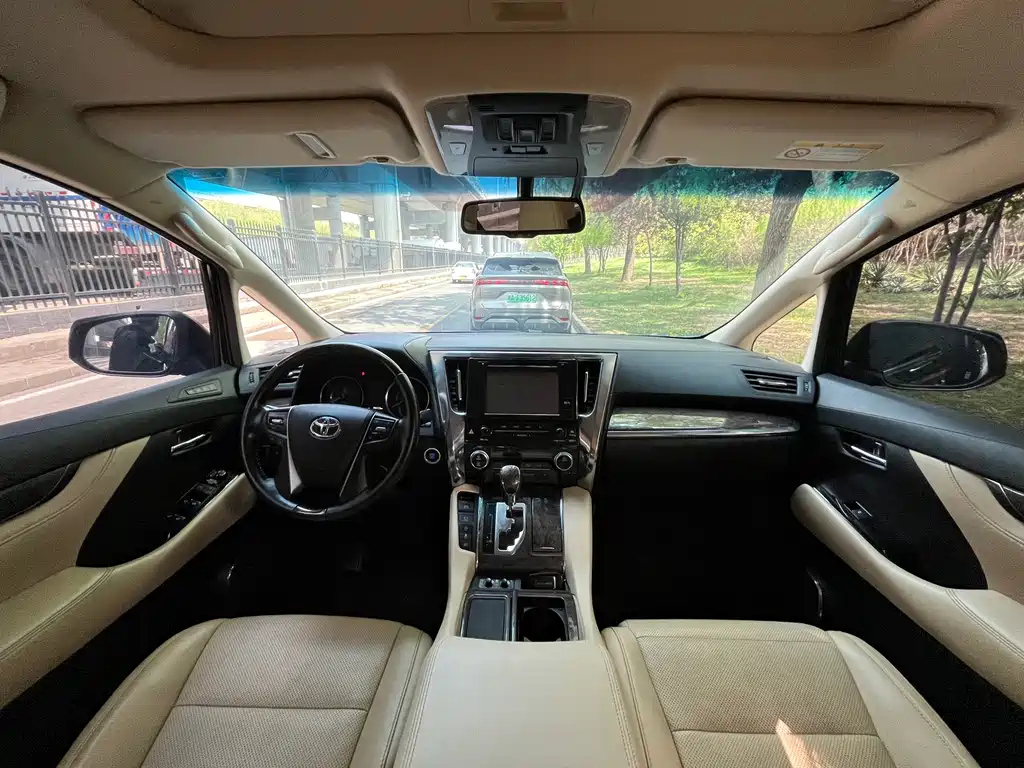 TOYOTA ALPHARD 2019