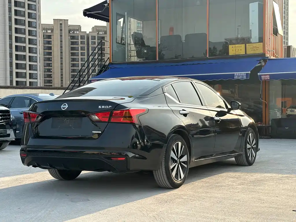 NISSAN TEANA 2021
