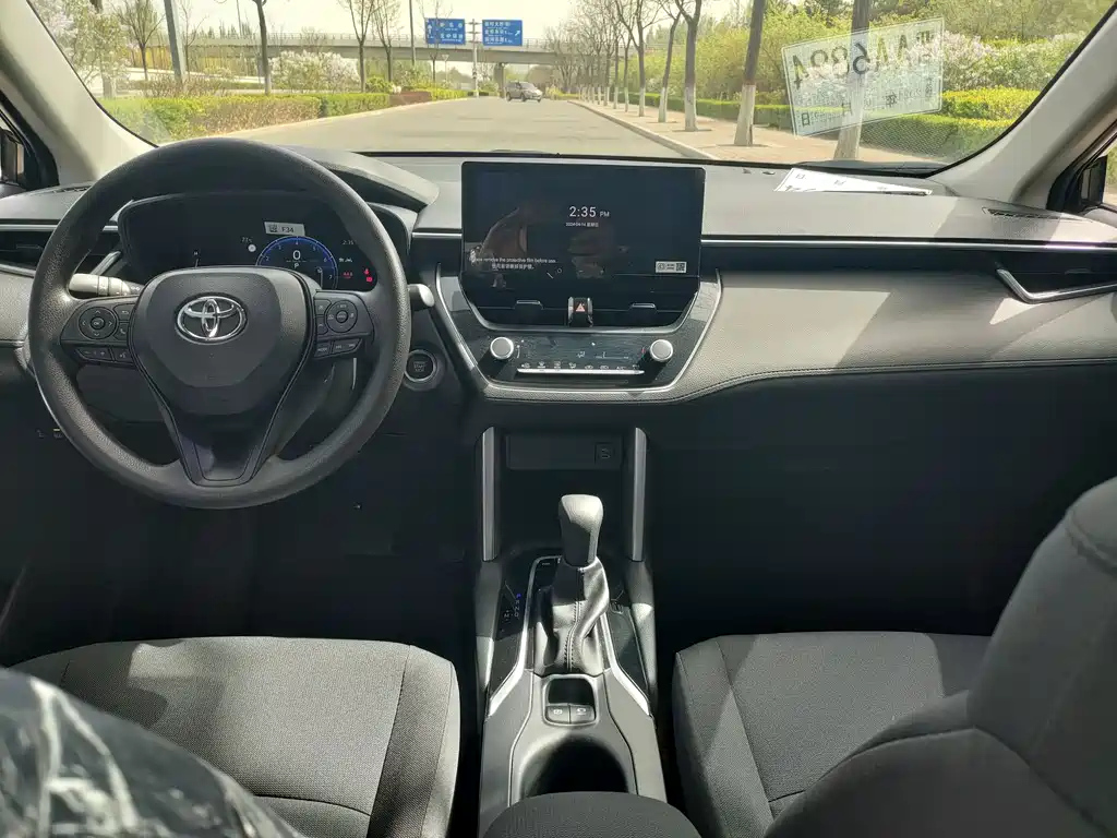 TOYOTA COROLLA CROSS 2024