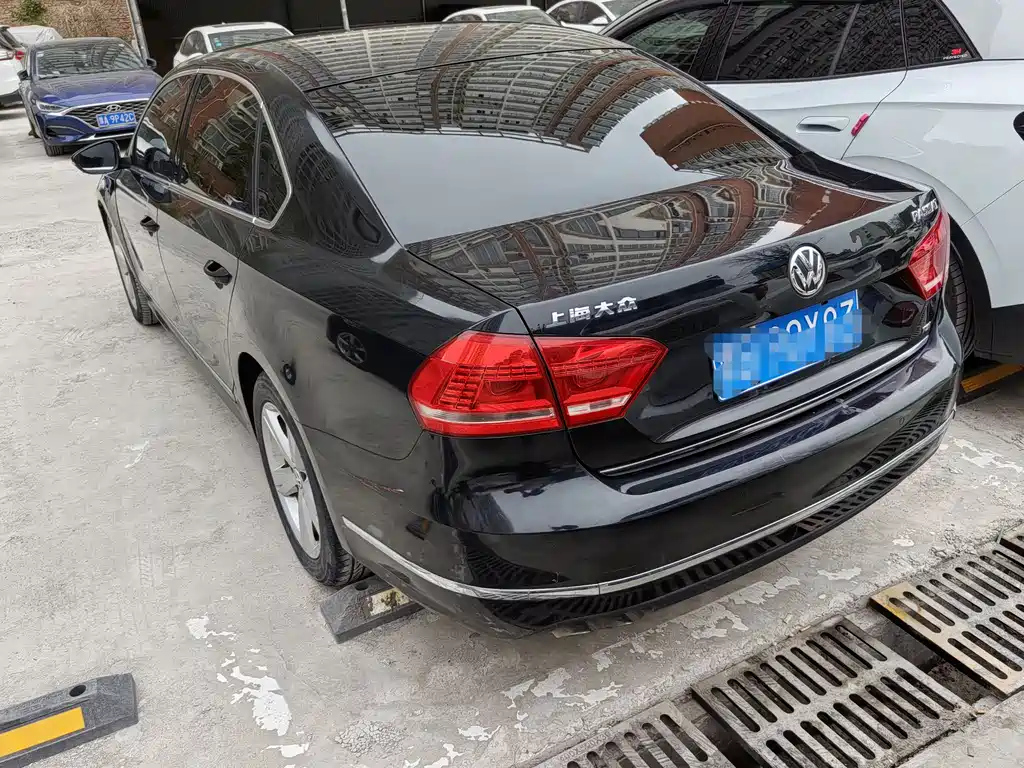 VOLKSWAGEN PASSAT 2014