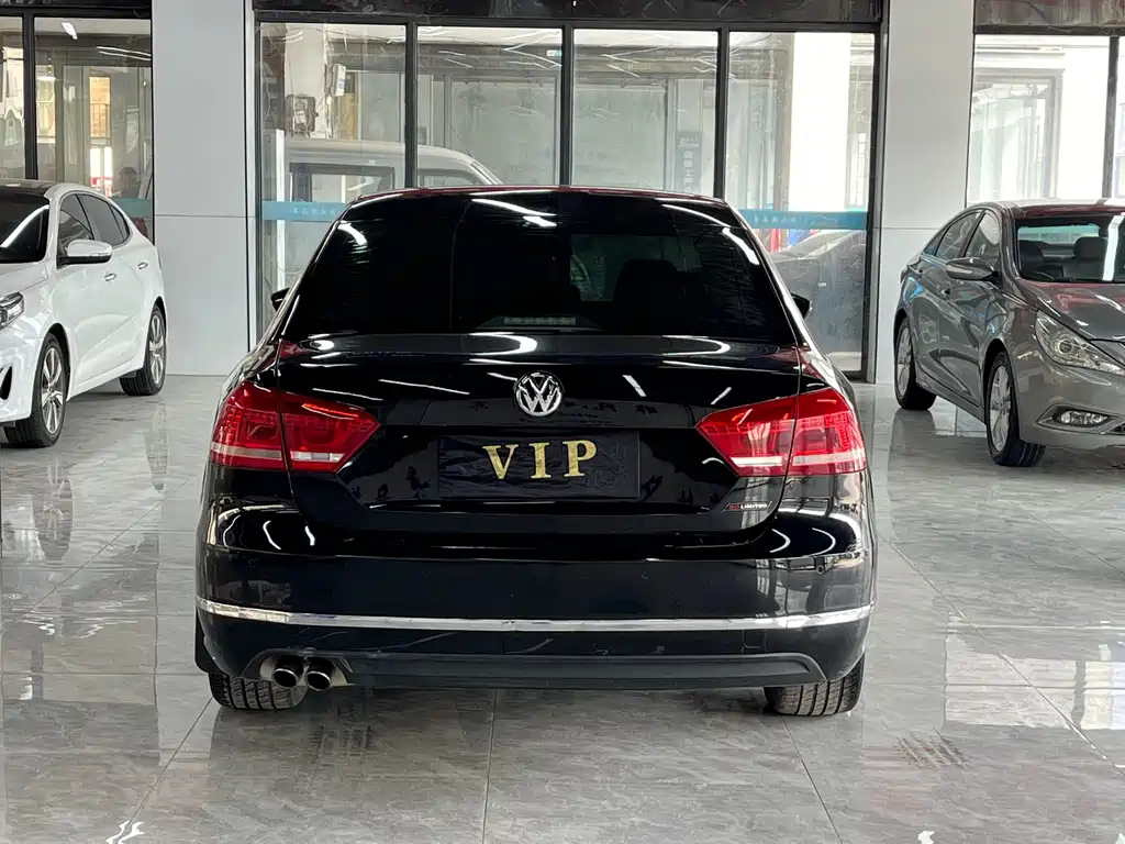 VOLKSWAGEN PASSAT 2015