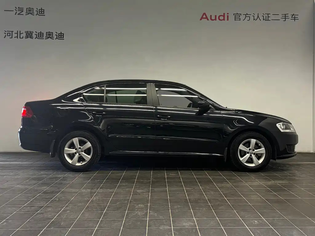VOLKSWAGEN LAVIDA 2015