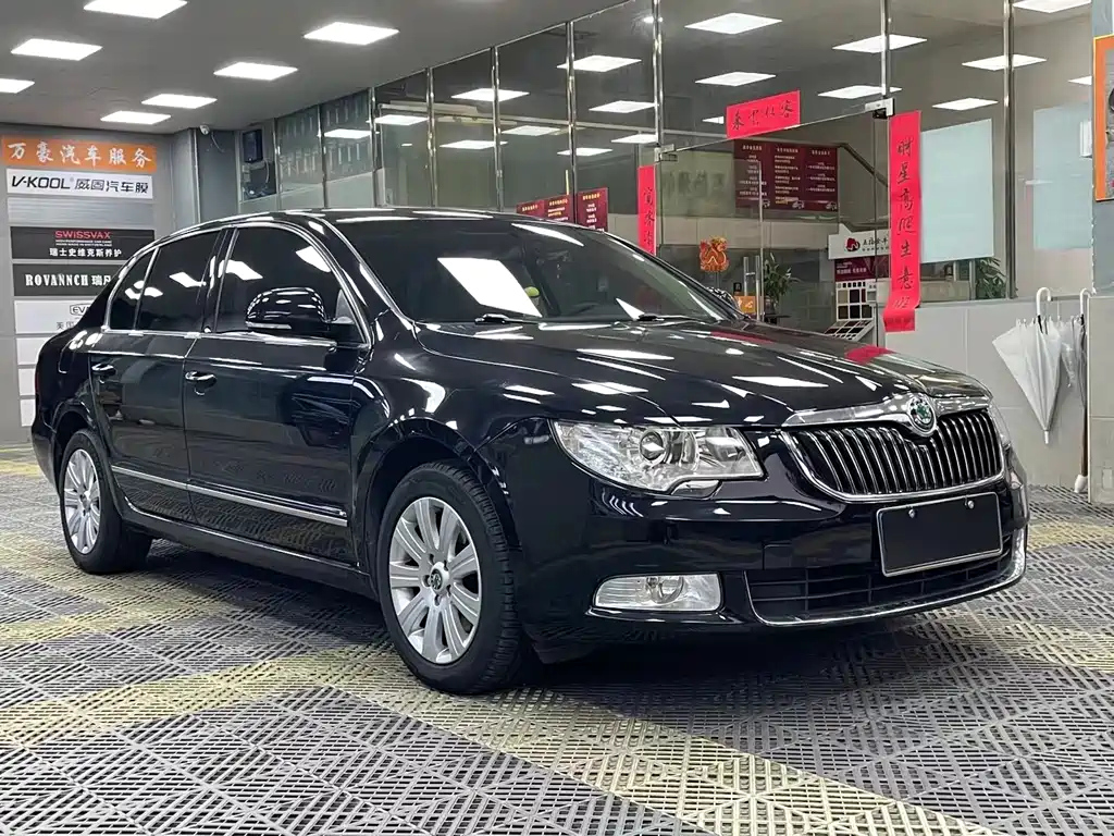 SKODA SUPERB 2013