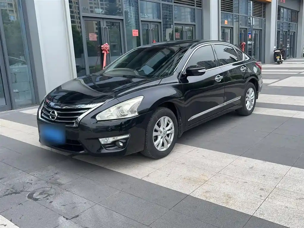 NISSAN TEANA 2015