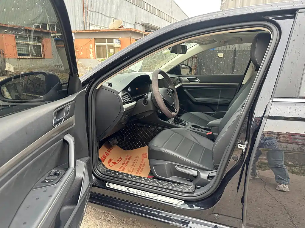 VOLKSWAGEN LAVIDA 2022