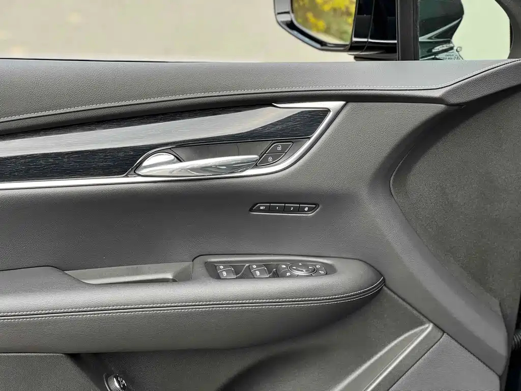 CADILLAC XT5 2021