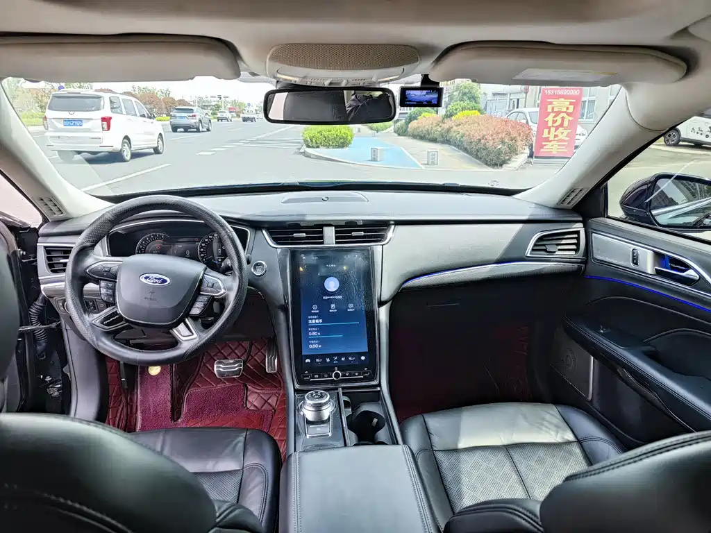 FORD TAURUS 2020