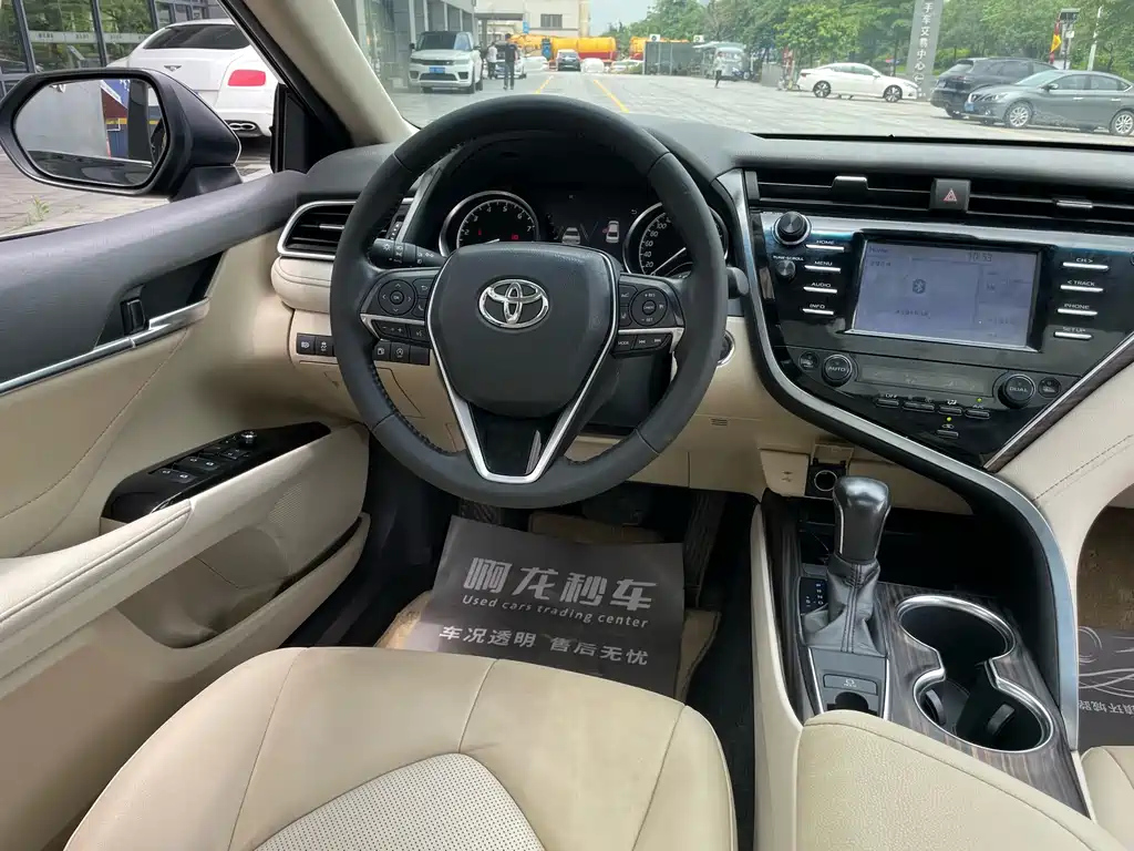 TOYOTA CAMRY 2018